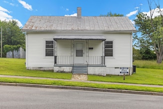 65 Glen Oak Dr, Danville, VA 24541