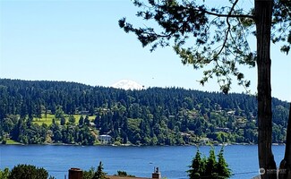 5526 NE 183rd St, Kenmore, WA 98028