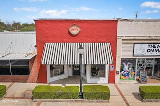 827 Main St, Chipley, FL 32428