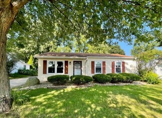 428 S Ahlborn Dr, Peotone, IL 60468