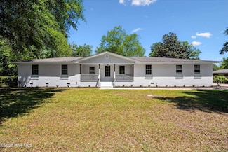 3417 Chalmers Dr, Wilmington, NC 28409