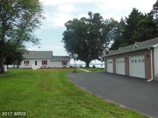 40424 Waterview Dr, Mechanicsville, MD 20659