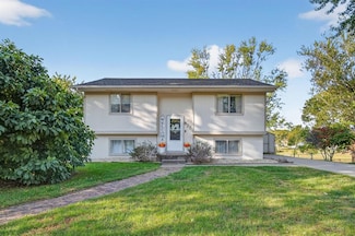 825 Casady Dr, Norwalk, IA 50211