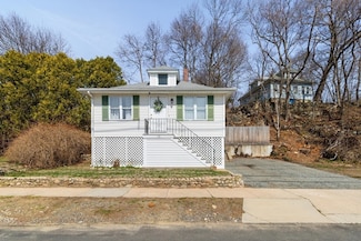53 Bartholomew St, Peabody, MA 01960