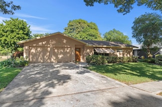 2031 Pinehurst Dr, West Palm Beach, FL 33407