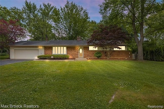 6695 Lahser Rd, Bloomfield Hills, MI 48301