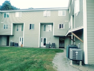 1036 Middlesex St Unit 8, Lowell, MA 01851