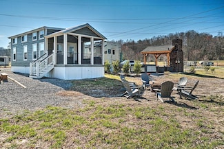 102 Mountain Rd, Morganton, GA 30560