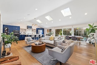 9418 S 10th Ave, Inglewood, CA 90305