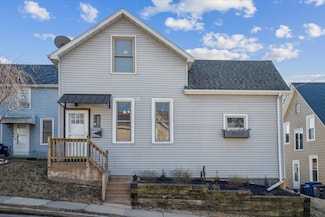 880 Pleasant St, Dubuque, IA 52001
