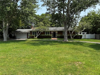 36 Nidzyn Ave, Remsenburg-Speonk, NY 11972