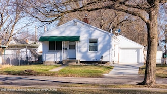 127 E Willard Ave, Lansing, MI 48910