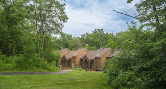33 Creekwood Ln, Galena, IL 61036