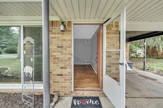 2480 Walce Dr, West Bloomfield, MI 48324