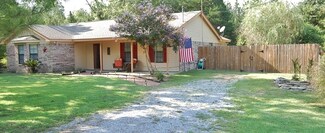 906 W Wingate Rd, New Augusta, MS 39462
