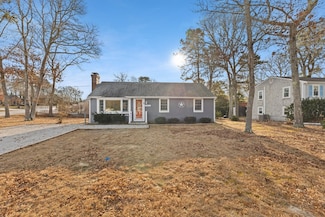 2 Uncle Edwards Rd, Mashpee, MA 02649