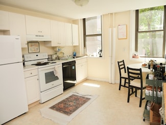 1343 Beacon St Unit 1, Brookline, MA 02446