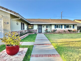 960 Junipero Dr, Costa Mesa, CA 92626