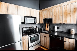320 W 2nd St Unit 403, Boston, MA 02127