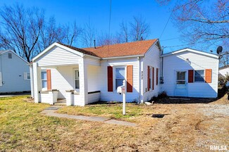 222 Austin Ave, Flora, IL 62839