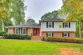 210 Oakwood Dr, Mount Holly, NC 28120