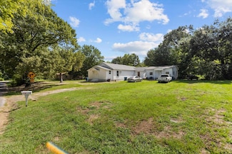 1140 N Hamlett St, Athens, TX 75751