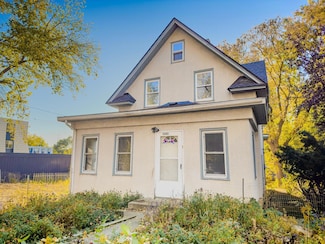 1345 Arkwright St, Saint Paul, MN 55130