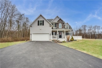 65 Old Field Rd, Arlington, NY 12603