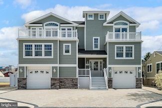 339 W 11th St, Ship Bottom, NJ 08008