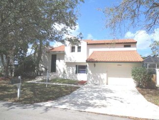 11945 N Aviary Dr, Hollywood, FL 33026