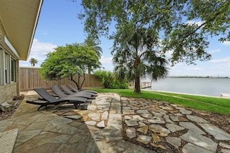 18 S Shore Dr, Galveston, TX 77551