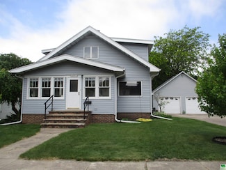 316 S 1st St, Laurens, IA 50554