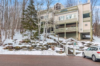 220 Mountainside Dr Unit E203, Stowe, VT 05672