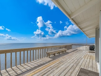 20 Sail Fish St, Panacea, FL 32346
