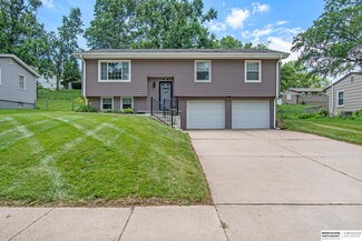 10011 Pratt St, Omaha, NE 68134