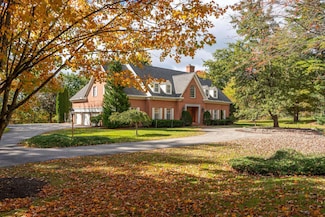 4 W Wind Dr, Bedford, NH 03110