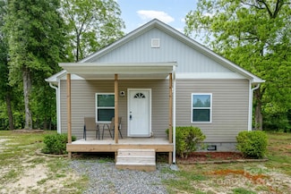 213 Pinewood Dr, Grover, NC 28073