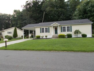 28 Cranberry Dr, Cream Ridge, NJ 08514