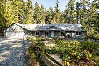 499 Salal St, Oak Harbor, WA 98277