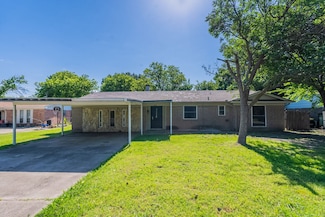 1011 John Reagan St, Benbrook, TX 76126