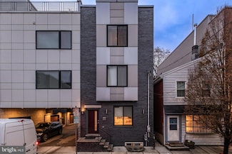 1121 Earl St, Philadelphia, PA 19125