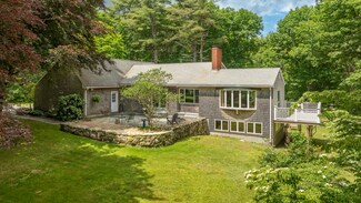 190 Mountain Rd, Falmouth, ME 04105