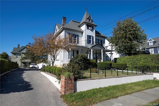 118 Cottage Ave, Mount Vernon, NY 10550