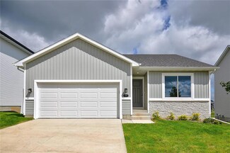 995 Hamilton Rd, Waukee, IA 50263