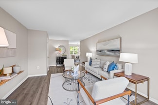 2050 N Calvert St Unit 410, Arlington, VA 22201