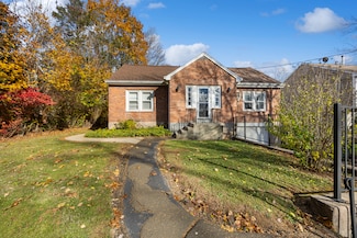 678 Bartholomew Rd, Middletown, CT 06457