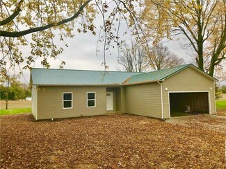 1394 S Baker St, Rushville, IN 46173