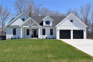 1207 Lake Point Dr, Webster, NY 14580