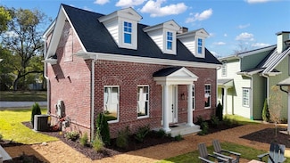 124 Morgan St, Senoia, GA 30276