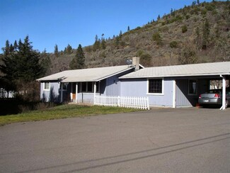 20066 Highway 62, Shady Cove, OR 97539